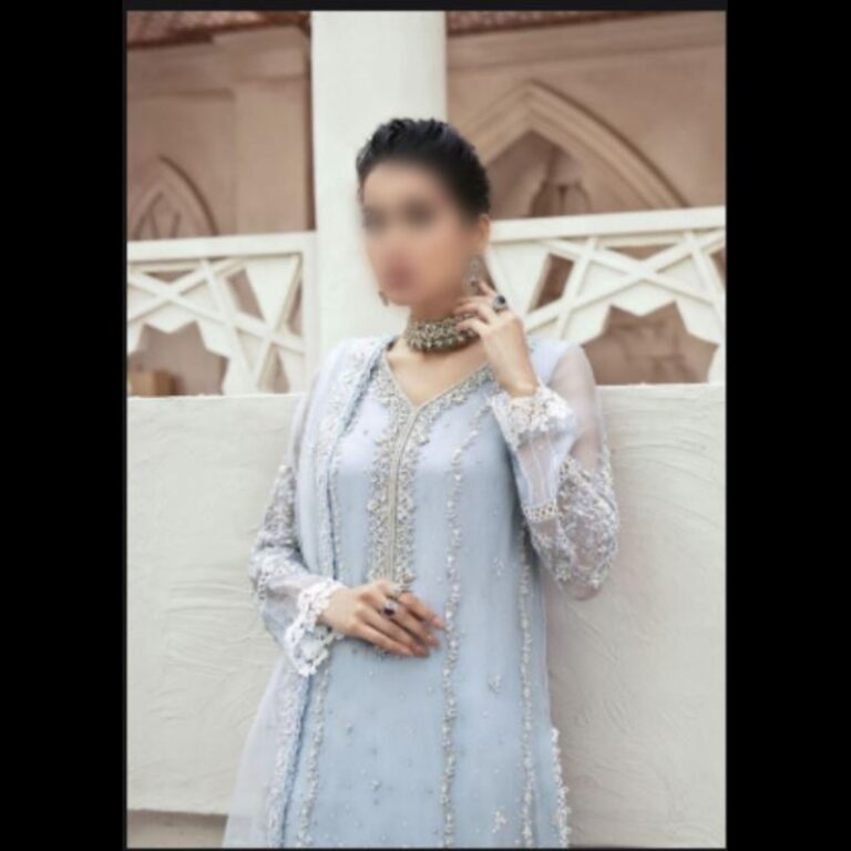 Muq Blur1 4 resize